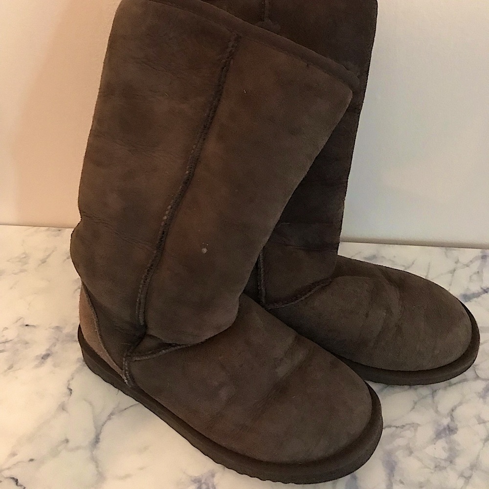 Tall brown Ugg boots
